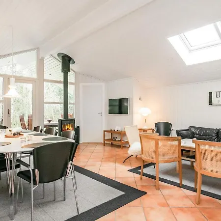 Five-Bedroom Holiday home in Ålbæk 1 * Ålbæk