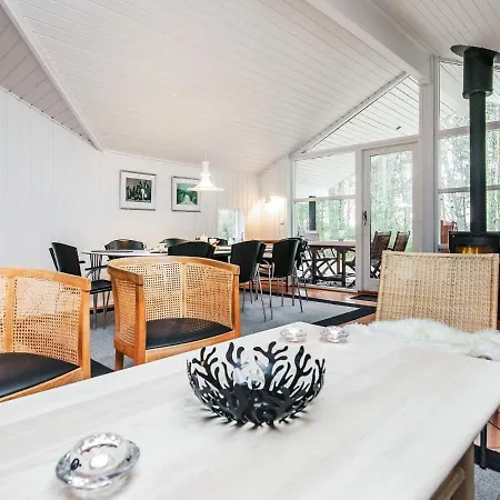 Vakantiehuis Five-Bedroom Holiday home in Ålbæk 1 Ålbæk