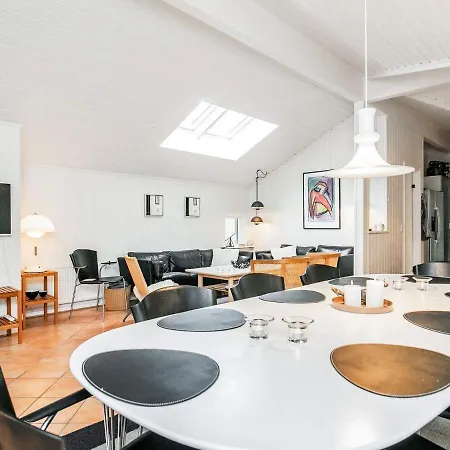 Five-Bedroom Holiday home in Ålbæk 1 Vakantiehuis Ålbæk