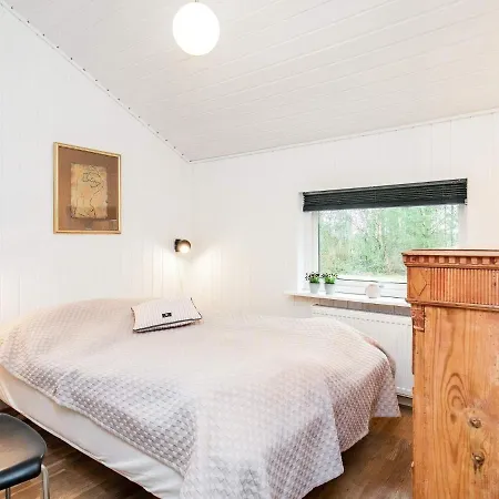 Five-Bedroom Holiday home in Ålbæk 1 * Ålbæk