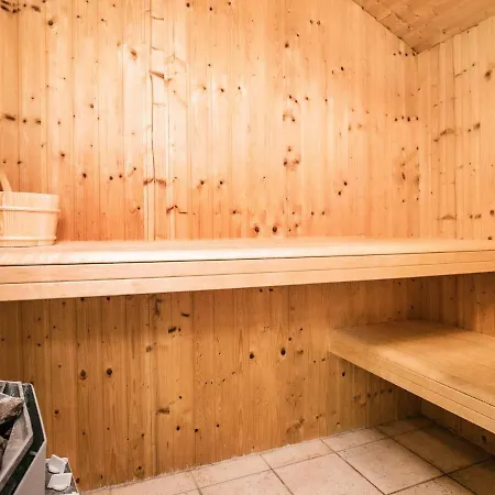 Five-Bedroom Holiday home in Ålbæk 1 Vakantiehuis *