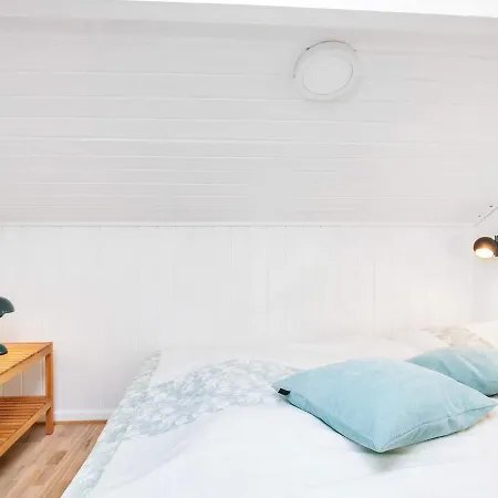 Five-Bedroom Holiday home in Ålbæk 1 *