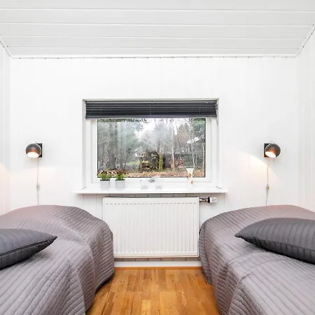 Five-Bedroom Holiday home in Ålbæk 1 Vakantiehuis